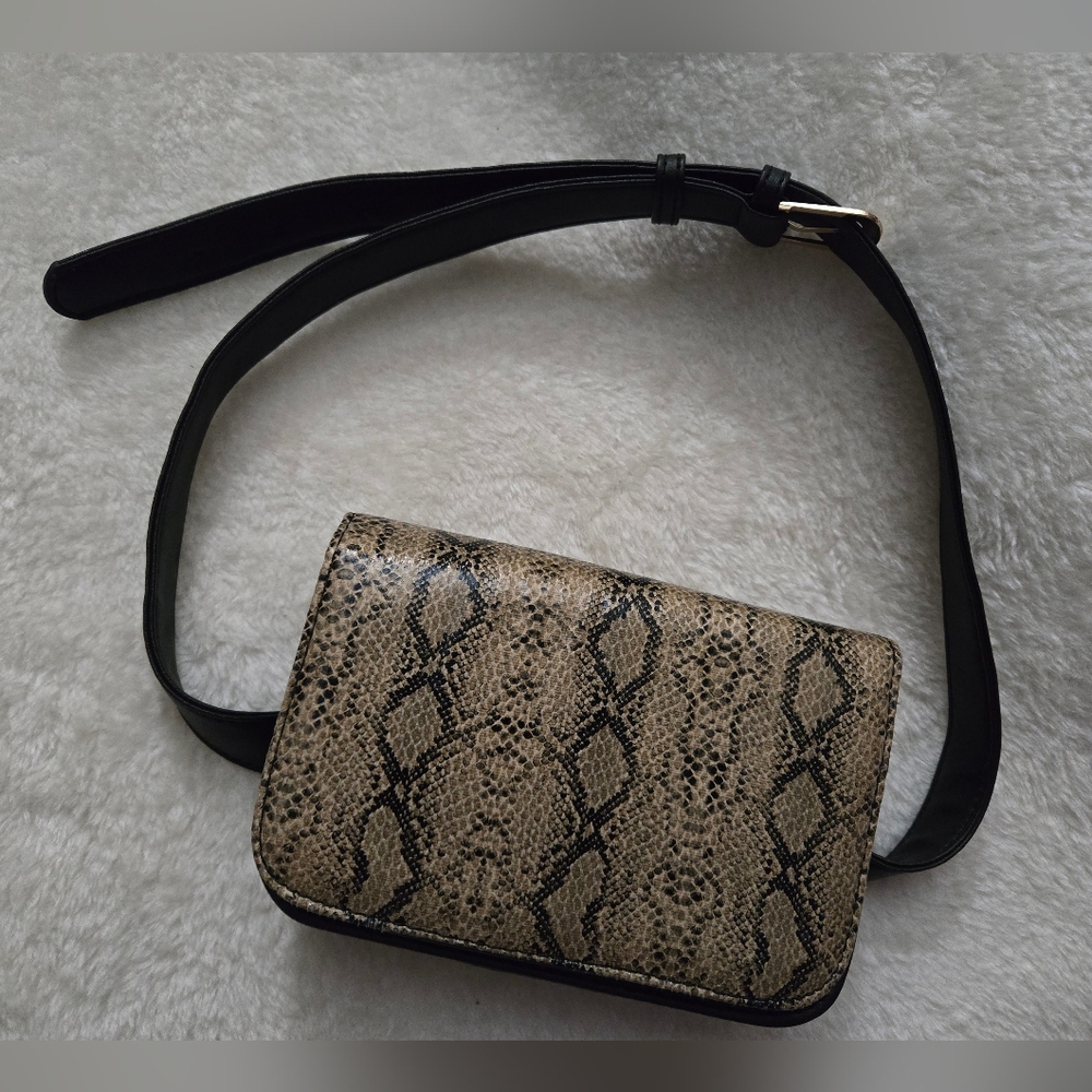 Badiya Faux Snake Skin Adjustable Belt Waist Bag W/Magnetic Closures GUC